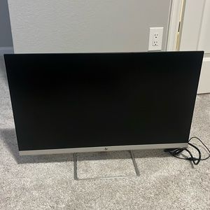 This is a 27 inch HP moniter with a refresh rate of 60Hz.